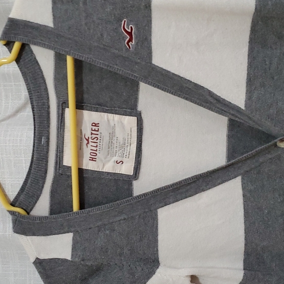 HOLLISTER SWEATER - Picture 2 of 5